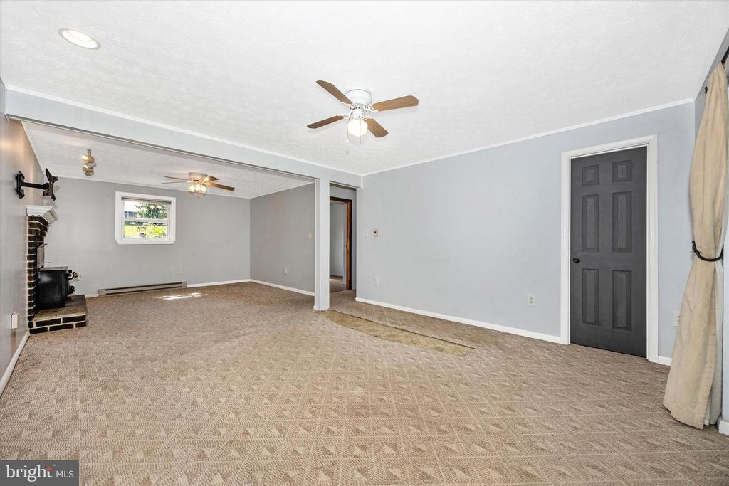Image 32 of property listing at 3905 SUGARLOAF DR, Monrovia, MD 21770