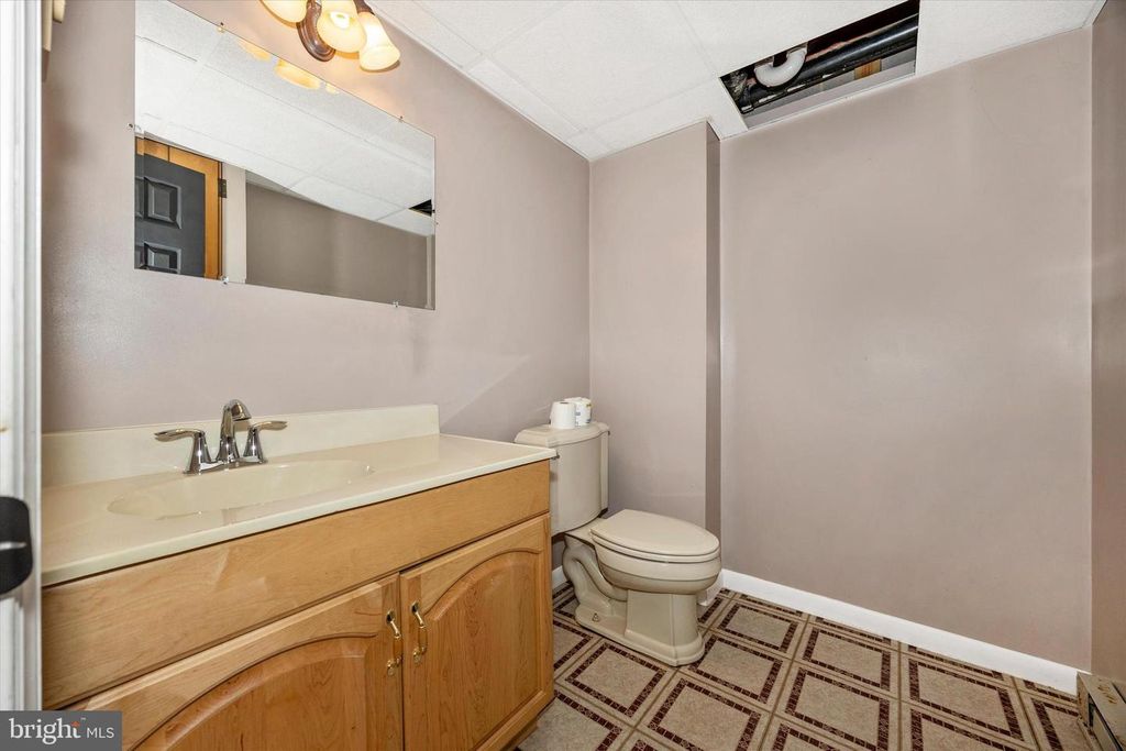 Image 34 of property listing at 3905 SUGARLOAF DR, Monrovia, MD 21770