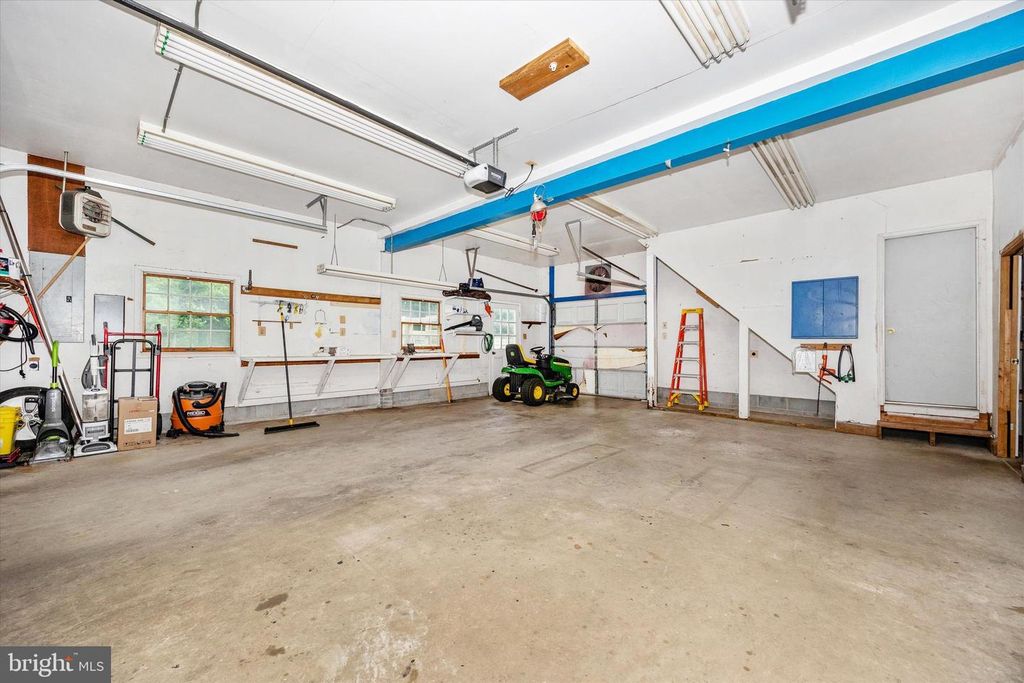 Image 35 of property listing at 3905 SUGARLOAF DR, Monrovia, MD 21770