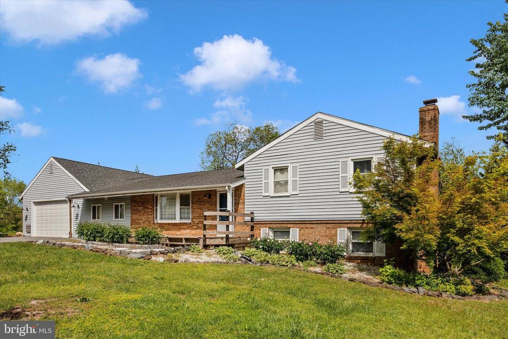 Image 36 of property listing at 3905 SUGARLOAF DR, Monrovia, MD 21770