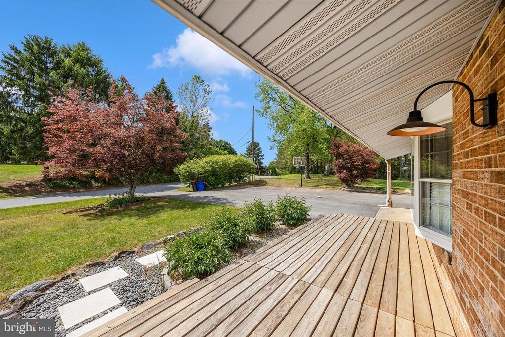 Image 37 of property listing at 3905 SUGARLOAF DR, Monrovia, MD 21770