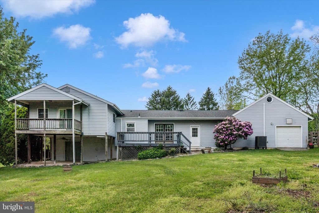 Image 38 of property listing at 3905 SUGARLOAF DR, Monrovia, MD 21770