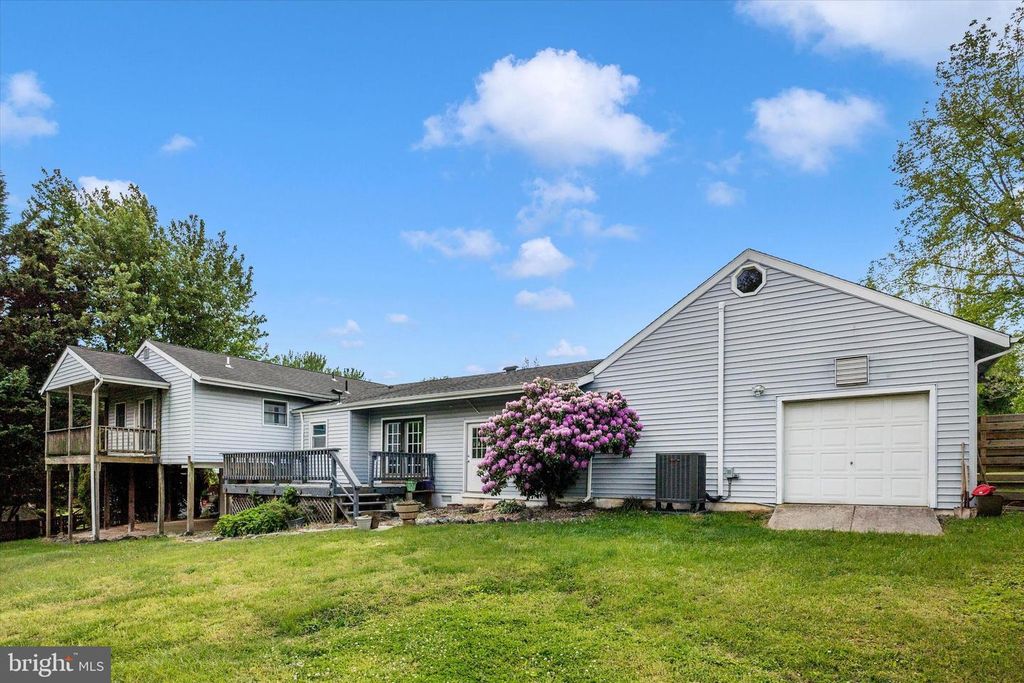 Image 39 of property listing at 3905 SUGARLOAF DR, Monrovia, MD 21770