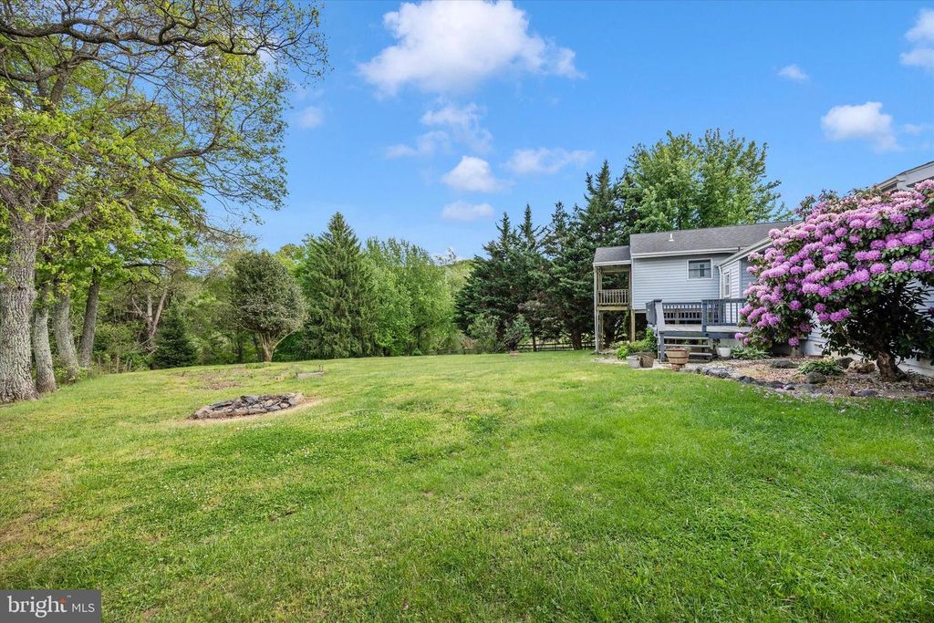 Image 43 of property listing at 3905 SUGARLOAF DR, Monrovia, MD 21770