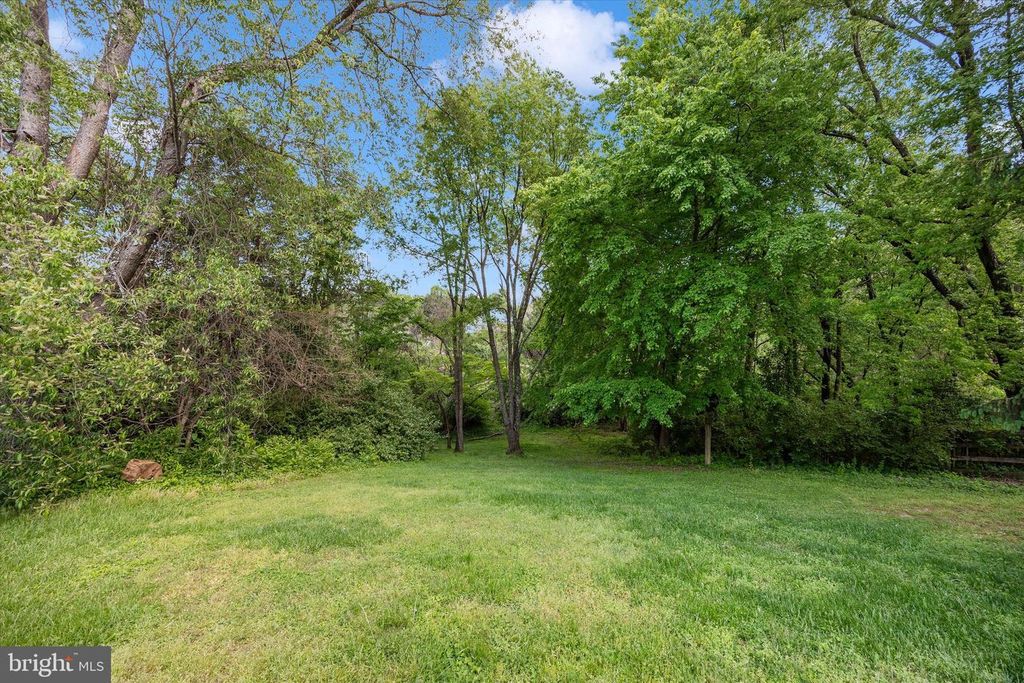 Image 45 of property listing at 3905 SUGARLOAF DR, Monrovia, MD 21770