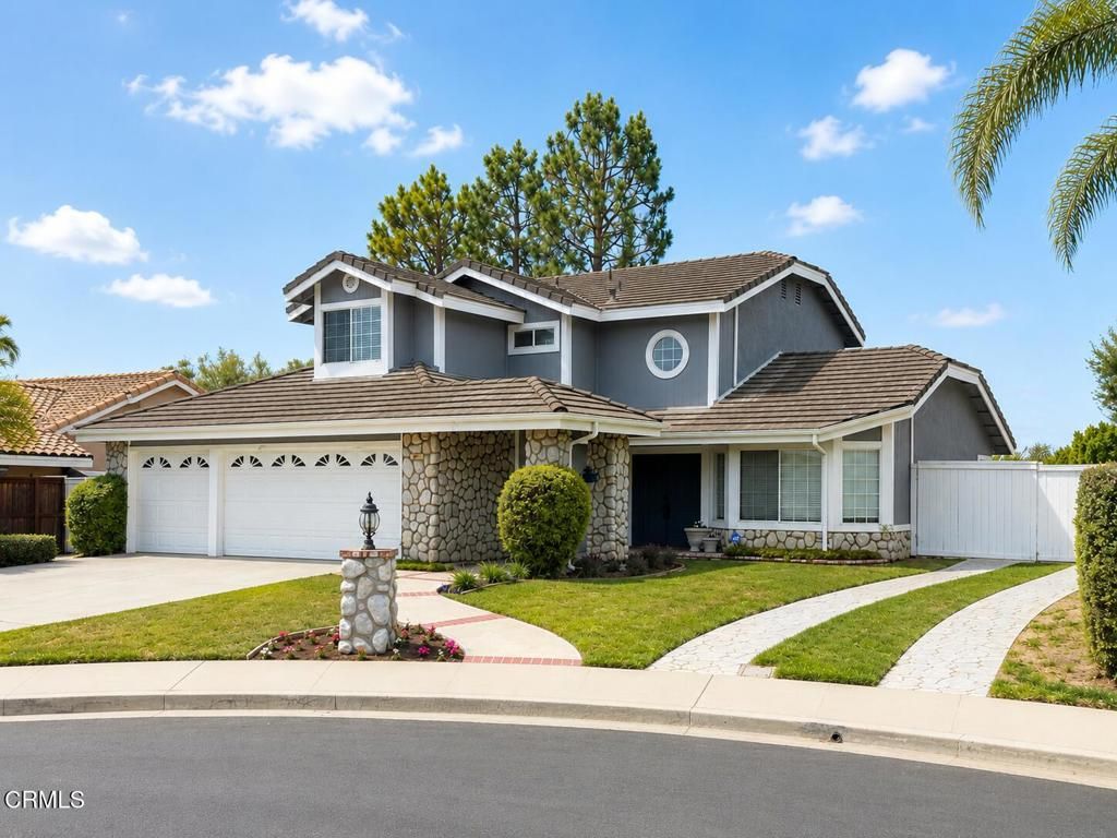 696 Corte Vina, Camarillo, CA 93010