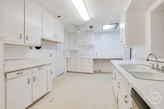 48 E 61st Street, Savannah, GA 31405