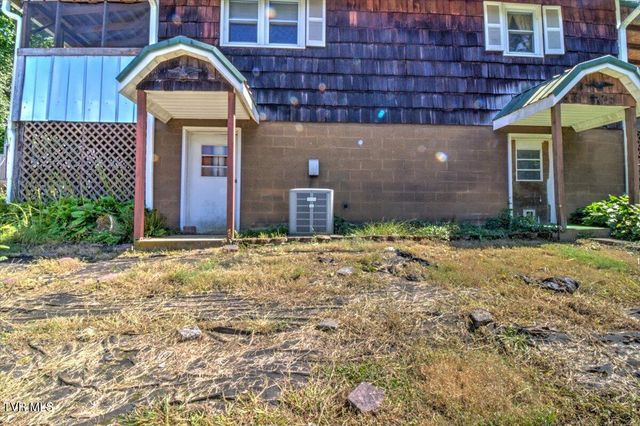 965 Old Gray Station Road, Johnson City, TN 37615