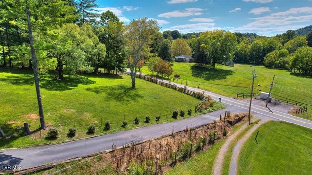 965 Old Gray Station Road, Johnson City, TN 37615