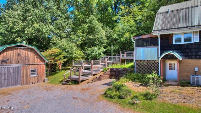 965 Old Gray Station Road, Johnson City, TN 37615
