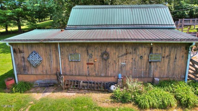 965 Old Gray Station Road, Johnson City, TN 37615