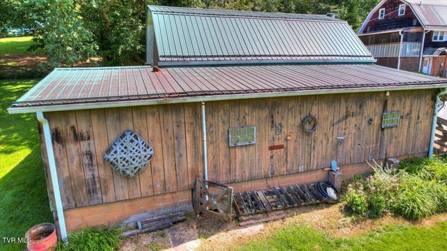 965 Old Gray Station Road, Johnson City, TN 37615