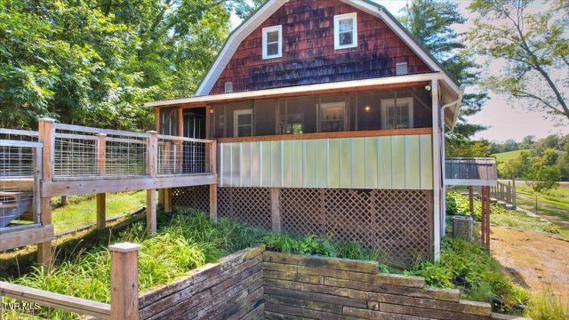 965 Old Gray Station Road, Johnson City, TN 37615