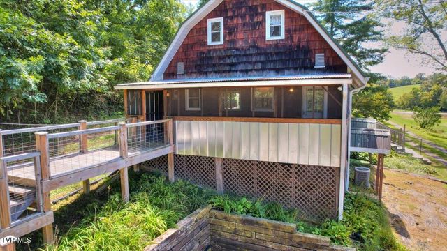 965 Old Gray Station Road, Johnson City, TN 37615