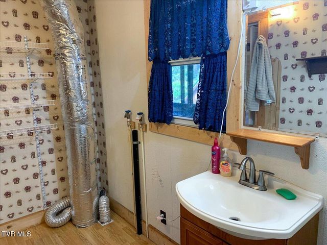 965 Old Gray Station Road, Johnson City, TN 37615