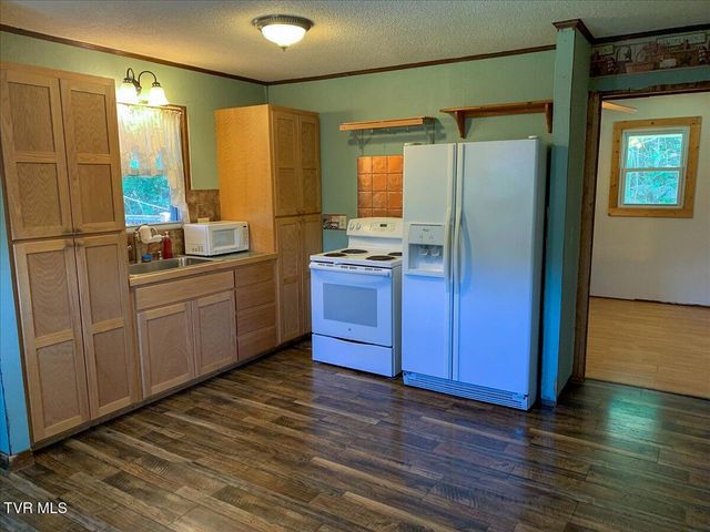 965 Old Gray Station Road, Johnson City, TN 37615