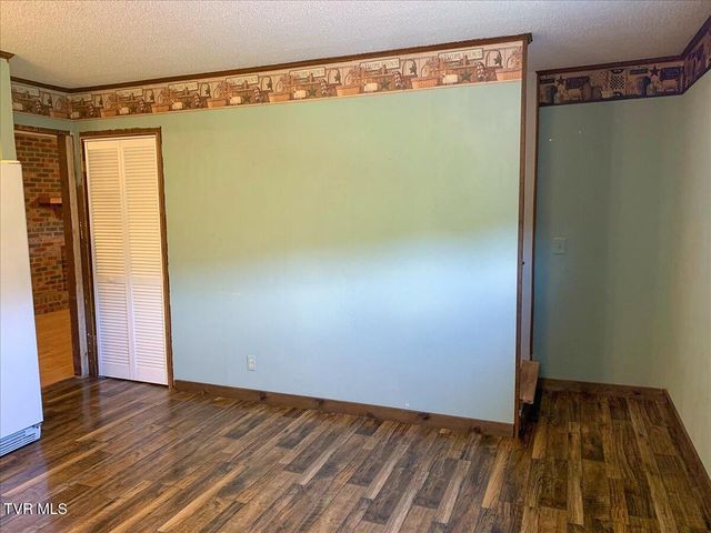 965 Old Gray Station Road, Johnson City, TN 37615