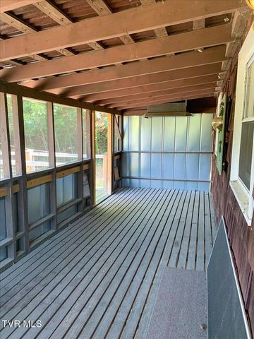 965 Old Gray Station Road, Johnson City, TN 37615