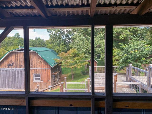 965 Old Gray Station Road, Johnson City, TN 37615