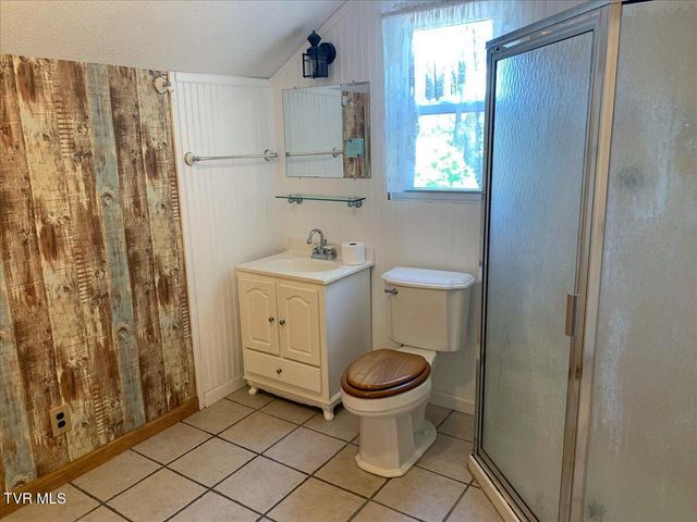 965 Old Gray Station Road, Johnson City, TN 37615