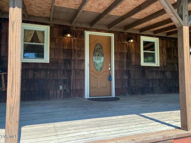965 Old Gray Station Road, Johnson City, TN 37615