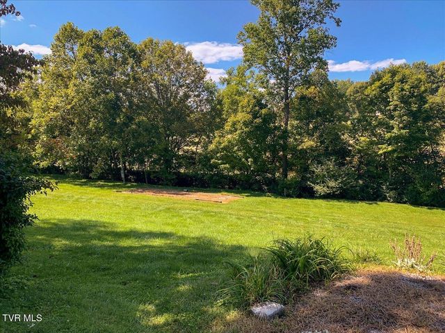 965 Old Gray Station Road, Johnson City, TN 37615