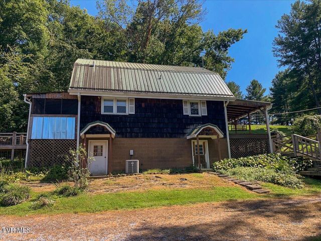 965 Old Gray Station Road, Johnson City, TN 37615