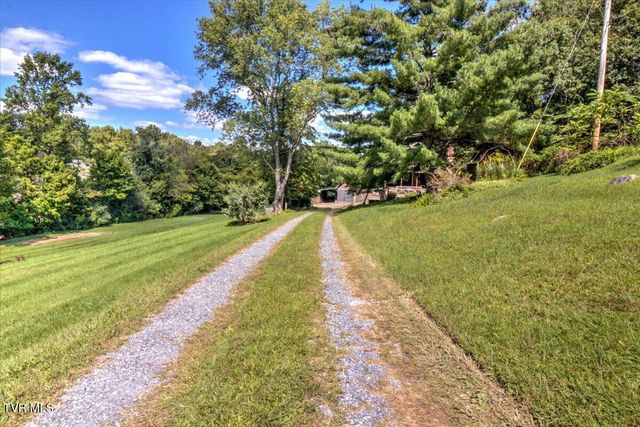 965 Old Gray Station Road, Johnson City, TN 37615