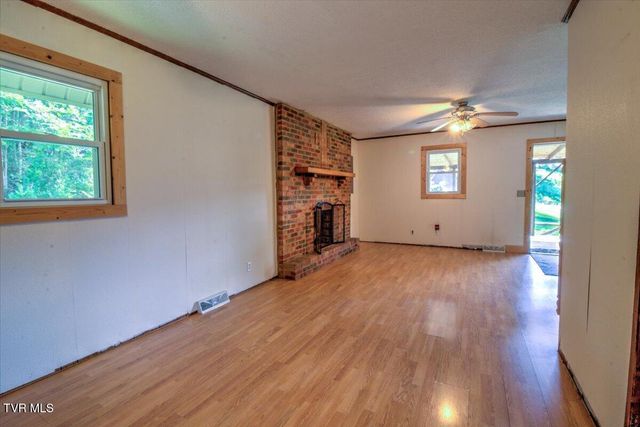 965 Old Gray Station Road, Johnson City, TN 37615