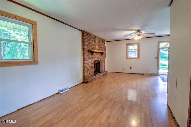 965 Old Gray Station Road, Johnson City, TN 37615