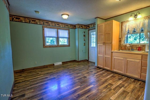 965 Old Gray Station Road, Johnson City, TN 37615