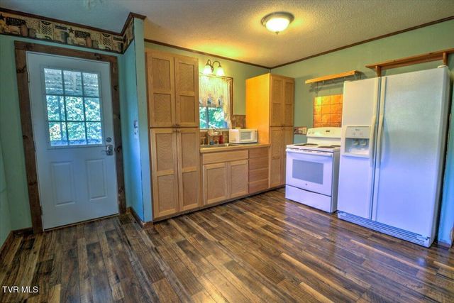 965 Old Gray Station Road, Johnson City, TN 37615