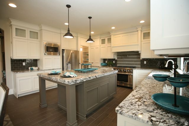 602 W 2825 N, Pleasant View, UT 84414
