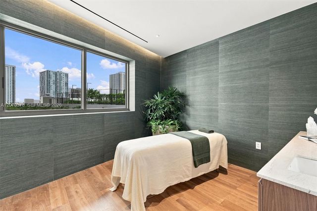 1400 Biscayne Boulevard 1605, Miami, FL 33132