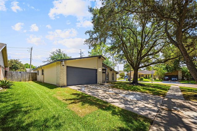 2002 Eastfield Circle, Missouri City, TX 77459
