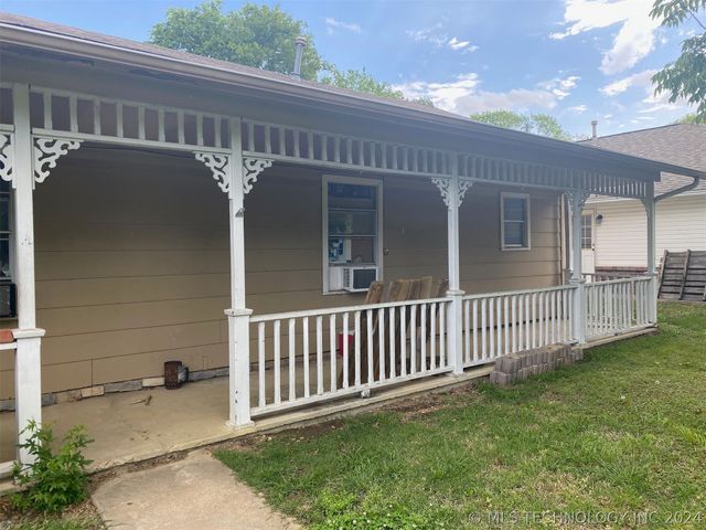 104 W 7th Street, Claremore, OK 74017