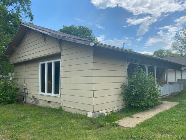 104 W 7th Street, Claremore, OK 74017