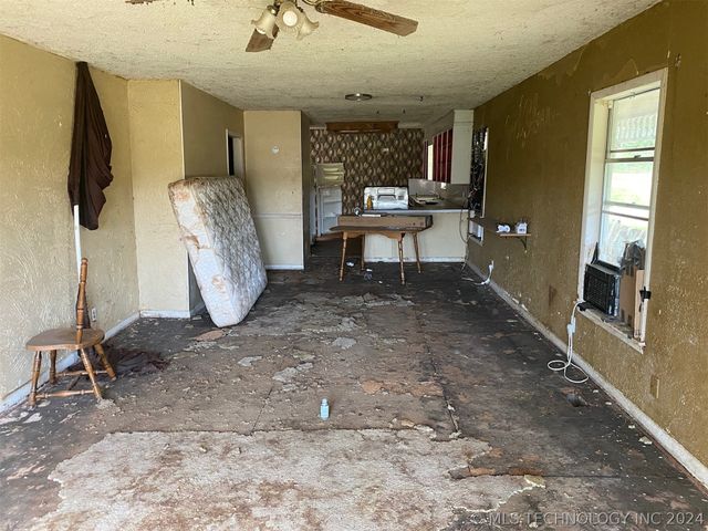 104 W 7th Street, Claremore, OK 74017
