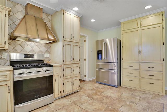 241 Spring Street, Lake Charles, LA 70605
