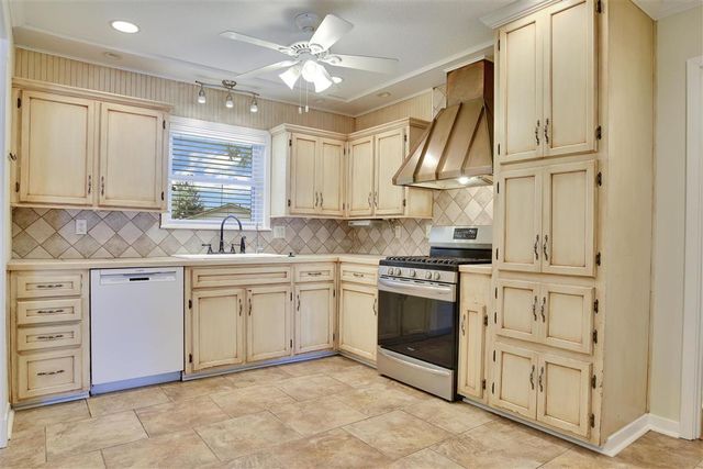241 Spring Street, Lake Charles, LA 70605