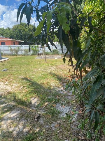 14315 NW 12th Ave, Miami, FL 33168