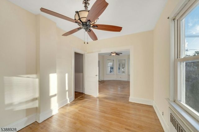 725 2Nd Ave, Lyndhurst Twp., NJ 07071