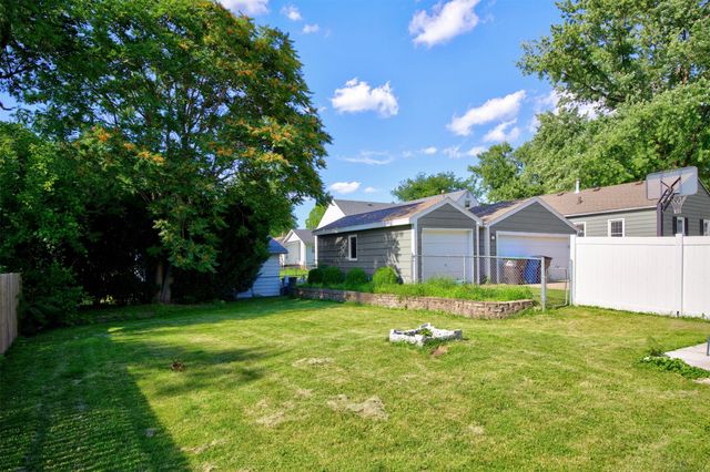 2506 60th Street, Des Moines, IA 50322