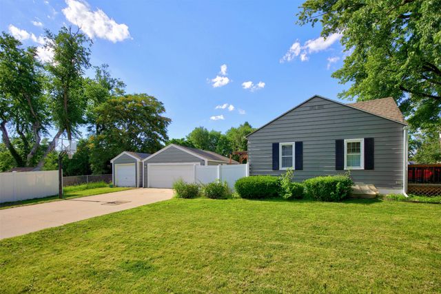 2506 60th Street, Des Moines, IA 50322