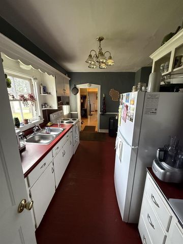 609 Vaughn Ave, Ashland, WI 54806