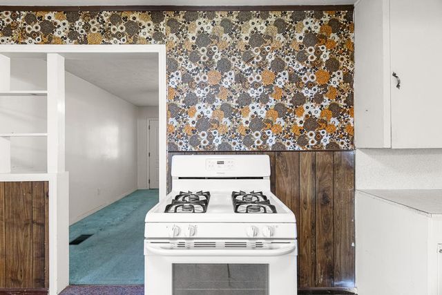 1103 NW 3rd St, Andrews, TX 79714