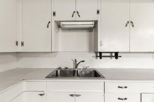 1103 NW 3rd St, Andrews, TX 79714