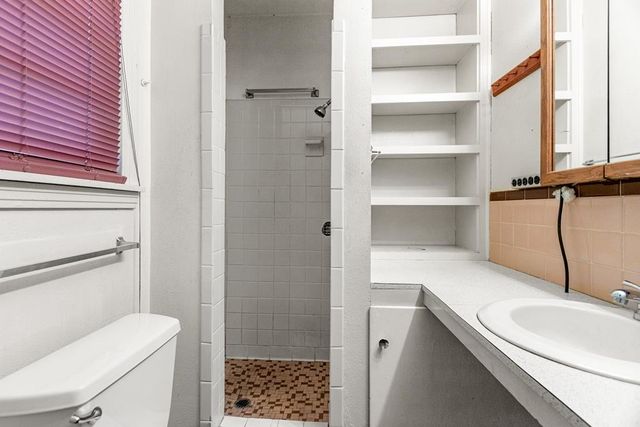 1103 NW 3rd St, Andrews, TX 79714