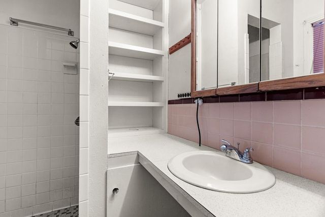 1103 NW 3rd St, Andrews, TX 79714