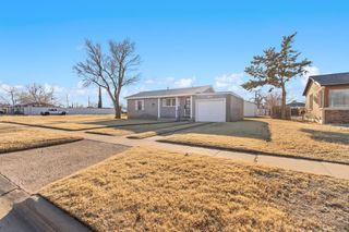 1103 NW 3rd St, Andrews, TX 79714